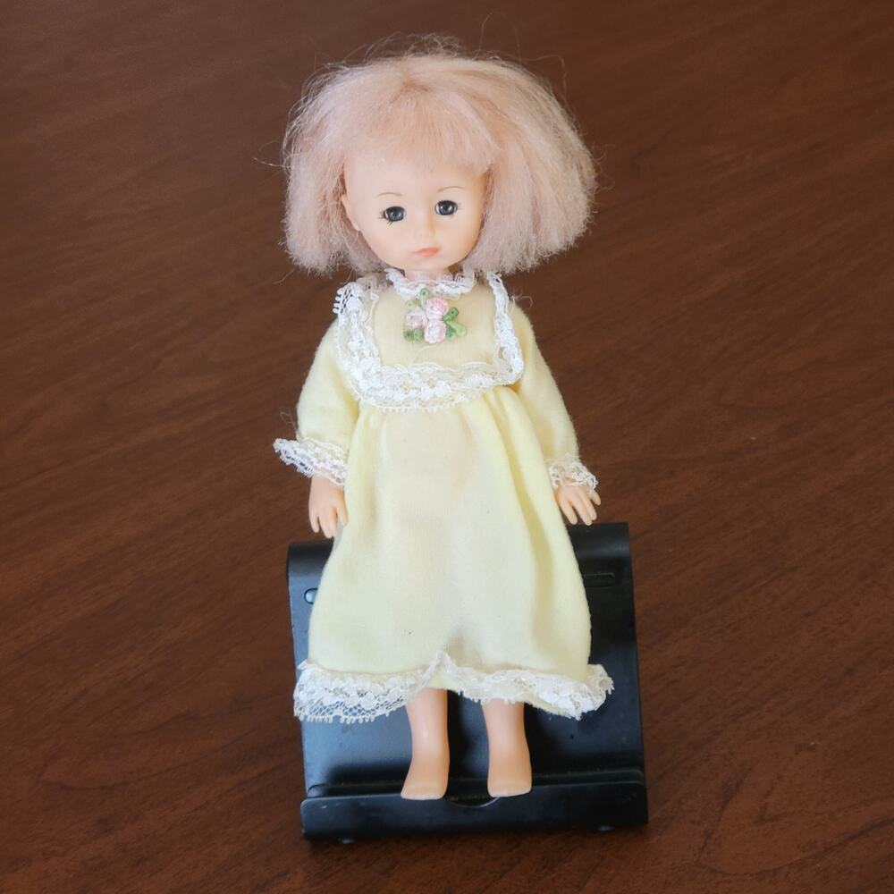 Vintage 1977 Vogue Ginny Doll Original  Night Gown 8" tall